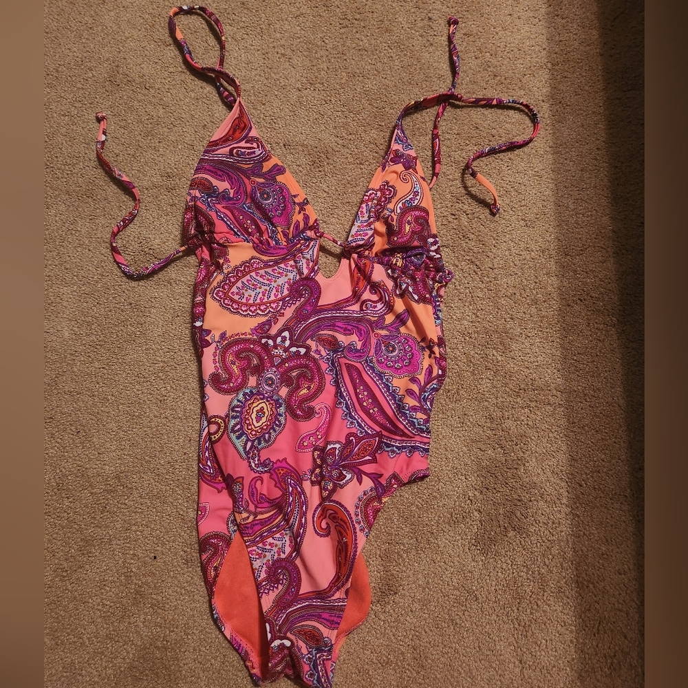 One piece bathing suit